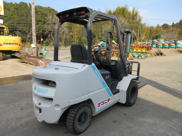 株式会社ナンニチ｜UNICARRIER フォークリフト FD25T5M F201-04332