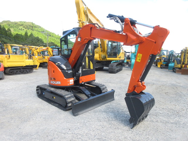 株式会社ナンニチ｜HITACHI ミニショベル ZX40UR-5B 50270