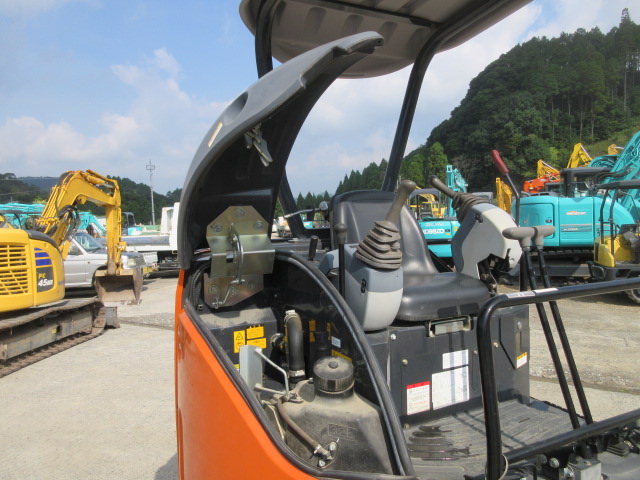 株式会社ナンニチ｜HITACHI ミニショベル ZX20U-5A 22047