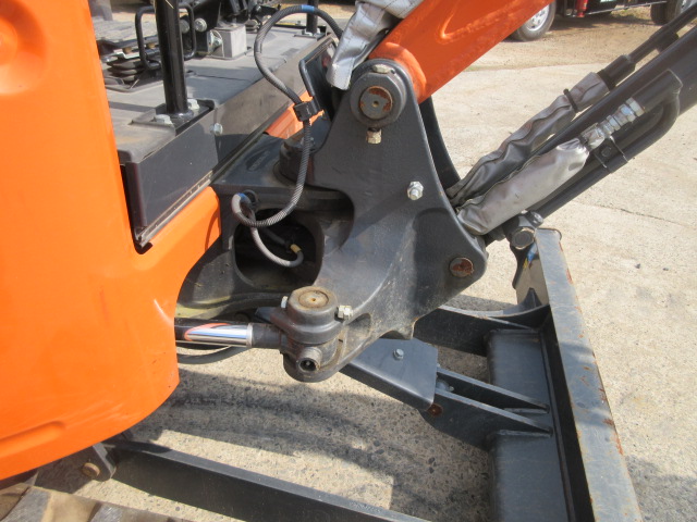 株式会社ナンニチ｜HITACHI ミニショベル ZX20U-5A 22047