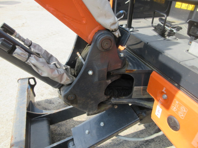 株式会社ナンニチ｜HITACHI ミニショベル ZX20U-5A 22047